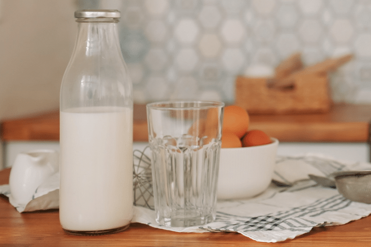 how to froth milk in mason jar